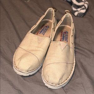 6.5 BOBs Sketchers